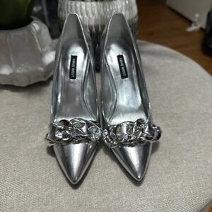 Nine West Silver Pointed Toe Chain-Trim Pumps